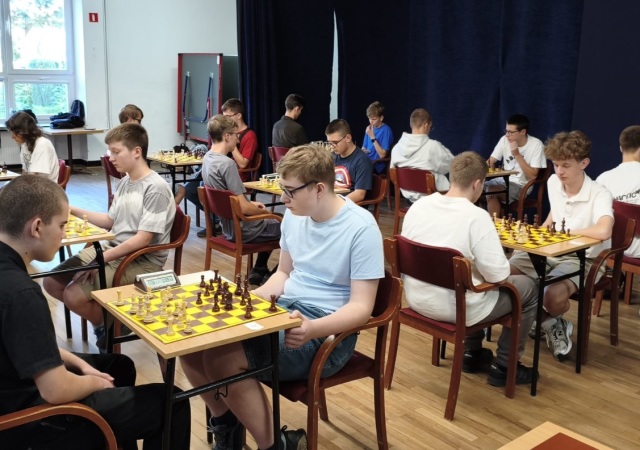 uczestnicy podczas gry